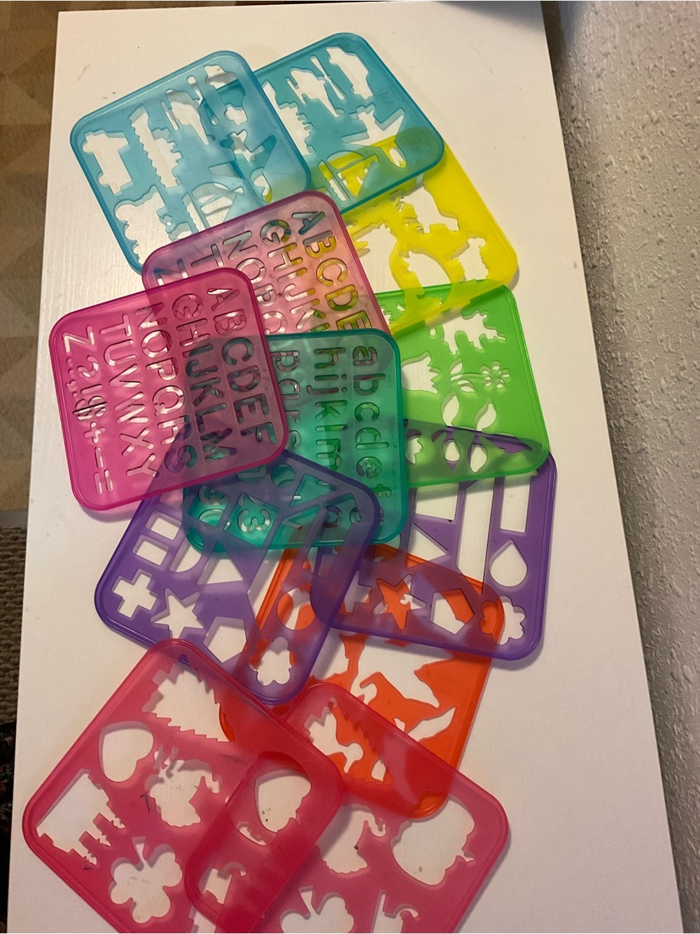 Vintage 12 Tupperware stencils - Picture 2 of 6